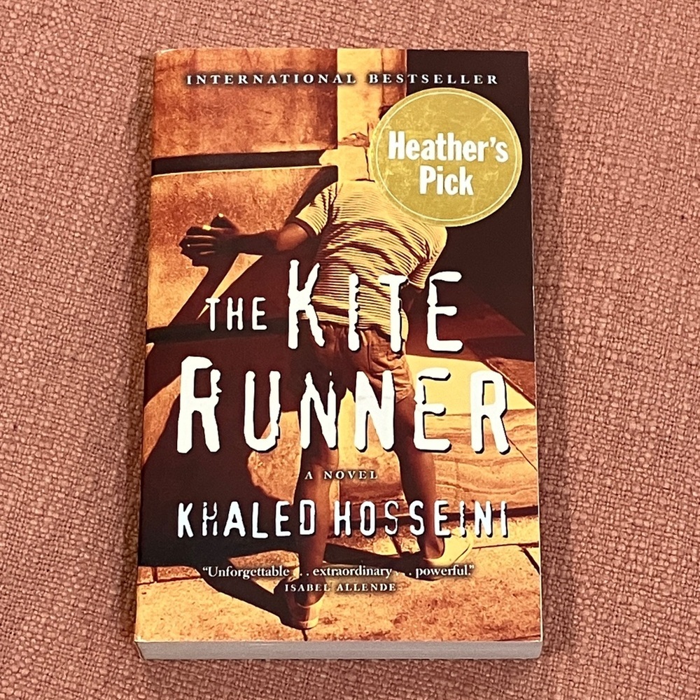 The Kite Runner by Khaled Hosseini - softcover paperback Book